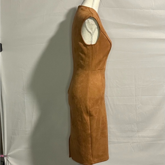 Dresses 2 for $25 or 3 for $35 (Mix & match) - Picture 4 of 6